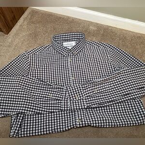 Mizzen and Main men’s dress shirt - maroon/purple pattern